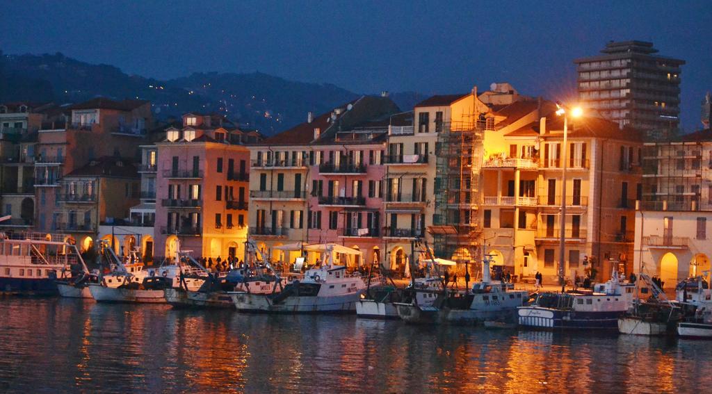 Ferienwohnung Da Alessia Riva Ligure Exterior foto